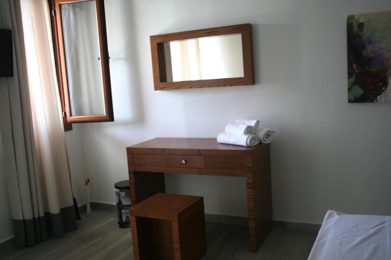 Spyridoula'S Guest House Himare Ngoại thất bức ảnh