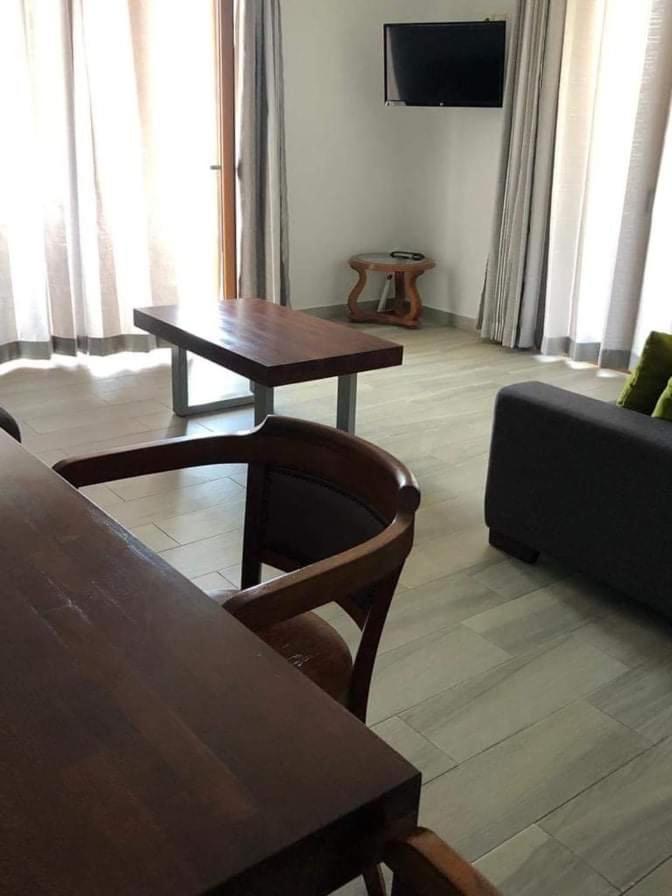 Spyridoula'S Guest House Himare Ngoại thất bức ảnh