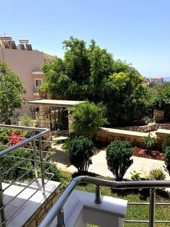 Spyridoula'S Guest House Himare Ngoại thất bức ảnh